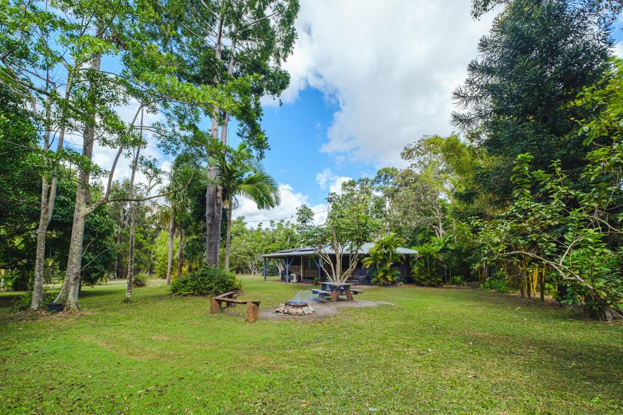Villa Getaways At Byfield Extérieur photo